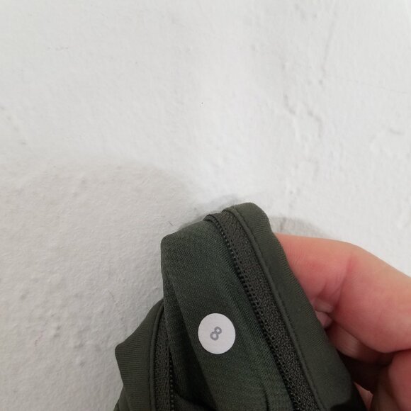 Lululemon Speed Up Low Rise 2.5" Camo Shorts Size 8 - Picture 6 of 6